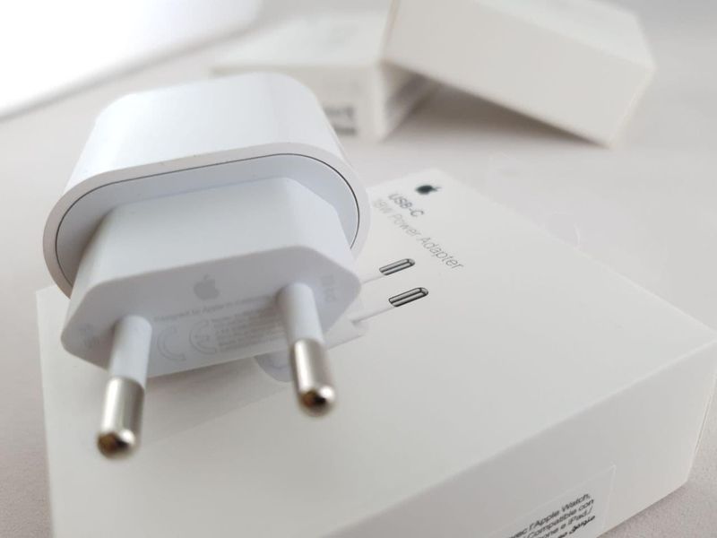 Зарядный адаптер питания Apple USB-C 20W (Original)